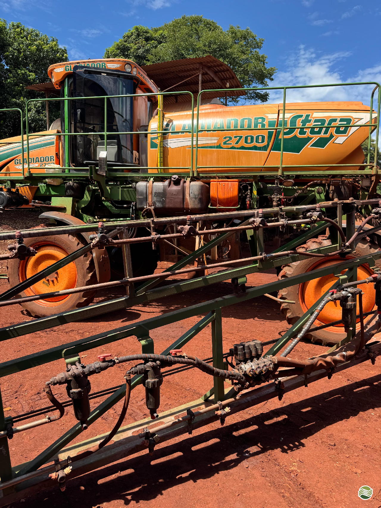 PULVERIZADOR STARA GLADIADOR 2700 Tração 4x4 Inovagro - Stara PALOTINA PARANÁ PR